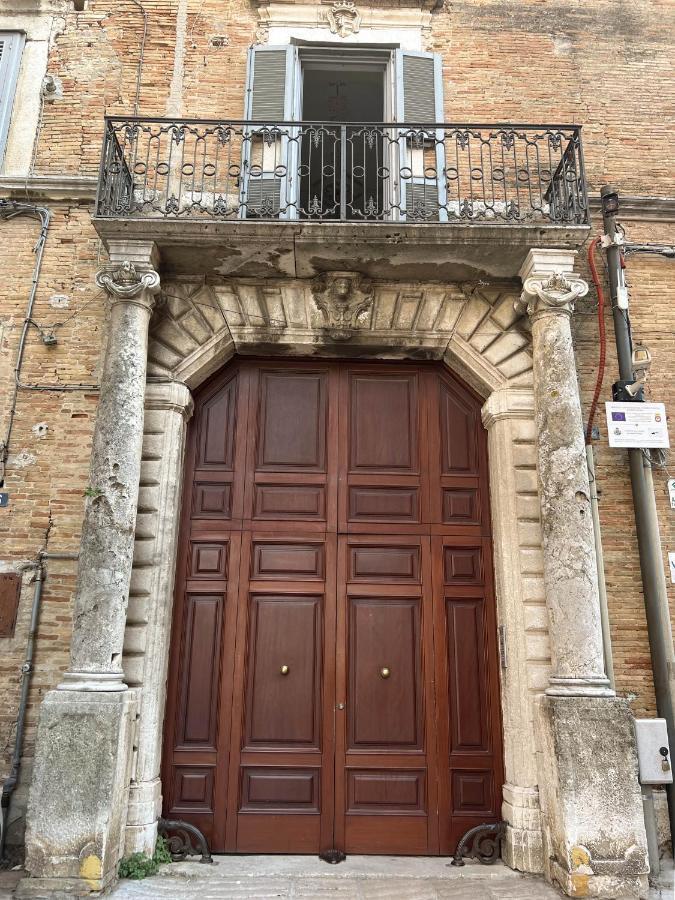 B&B Palazzo Lombardi Lucera Kültér fotó